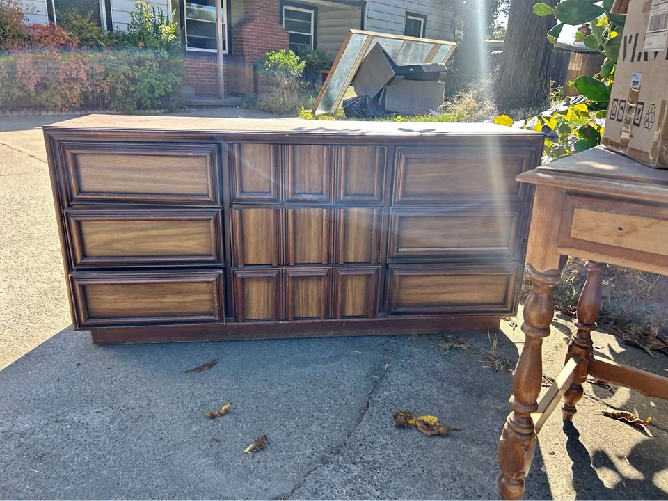 Free dresser, nightstand, desk ￼